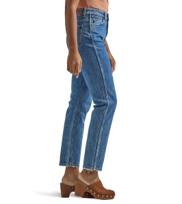 Women's tapered blue jeans